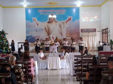 Ibadah Natal ke-II, Malunsemahe Angges Dirangkaikan Perjamuan Kudus 