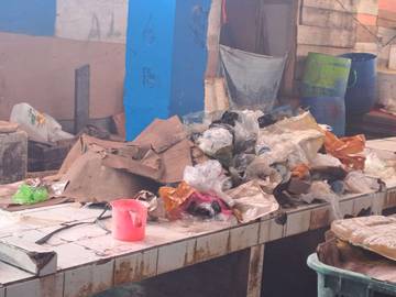 Masyarakat Keluhkan Tumpukan Sampah di Pasar Towo'e Tahuna 