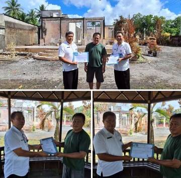 Dukcapil Sangihe Serahkan Berkas Kependudukan Keluarga Tilaar-Petahiang