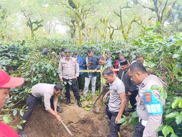 Penemuan  Mayat Wanita di Kebun Kopi Hebohkan Warga 