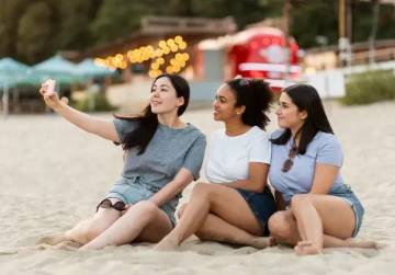 Travelling Bareng Sahabat Bisa Bikin Awet Muda 