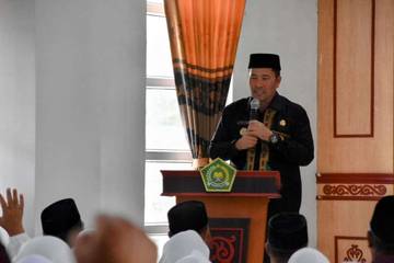 Bupati Haili Yoga Buka Bimbingan Manasik Haji