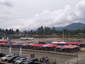 Ratusan UMKM Meriahkan Pacuan Kuda Trisatria Cup