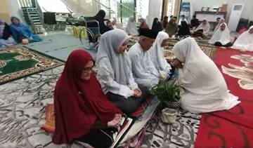 Jelang Keberangkatan, Jama’ah Calon Haji Gayo Lues di Peusijuk