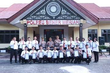 Personel Berprestasi Polres Bener Meriah Terima Penghargaan 