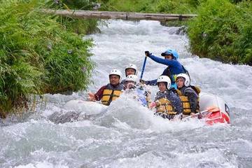 Menantang Adrenalin di Wisata Arung Jeram Lukup Badak