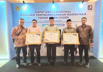 Kakanwil Kemenag Aceh Raih Tiga Penghargaan