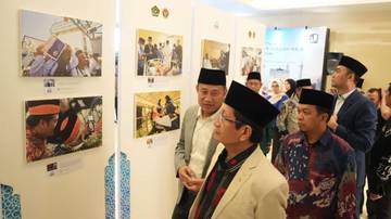Pameran Foto Haji 2025, Menag Apresiasi Dedikasi Petugas