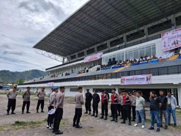 Puluhan Personil Polres Aceh Tengah Amankan Pacuan Kuda