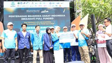 Kemenag Serahkan Rp16,8 M Beasiswa Zakat Indonesia 