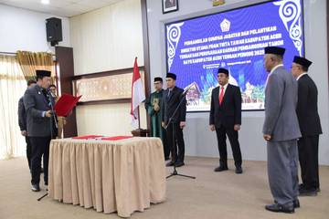 Bupati Haili, Lantik Dua Direktur Utama BUMD