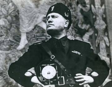 Benito Mussolini: Diktator Italia Pencetus Paham Fasisme