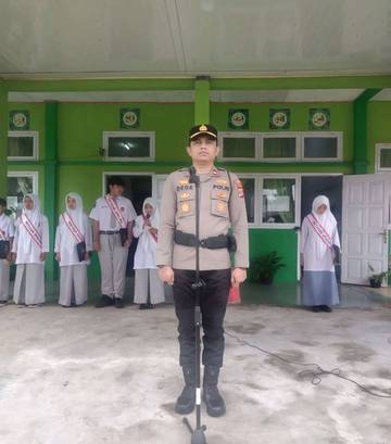 Kapolsek Bandar Ajak Siswa Disiplin dan Rajin Belajar