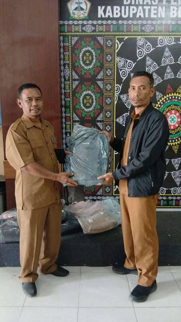 Siswa Terdampak Bencana di Bener Meriah Terima Bantuan 