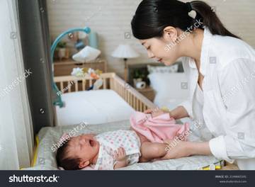 Bayi Berkeringat Saat Tidur, Ini Penjelasannya