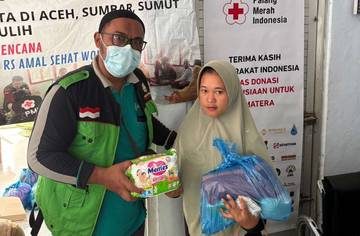 PMI Bener Meriah dan RS Amal Sehat Salurkan Donasi