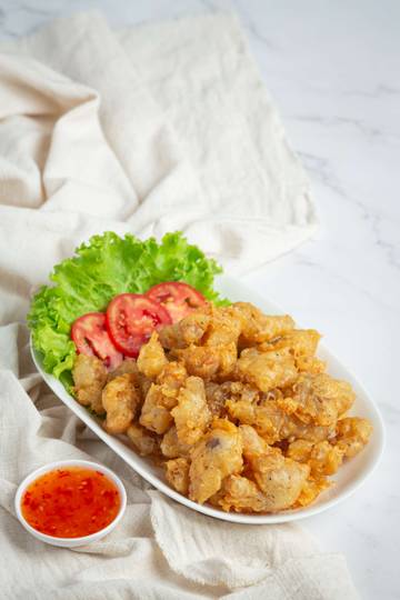 Hindari Makanan Berminyak dan Perbanyak Serat Saat Puasa