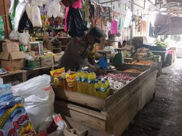 ​Polsek Lirung Rutin Pantau Harga Pasar