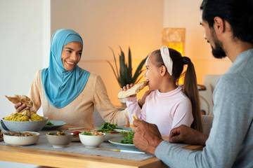 Tips Jaga Keseimbangan Nutrisi Saat Sahur