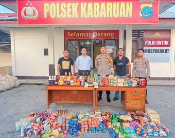 Polsek Kabaruan Periksa  dan Amankan Ratusan Barang Kadaluwarsa