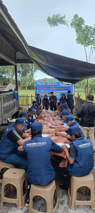 PKM Unima Kenalkan Irigasi Tetes Hadapi Musim Panas