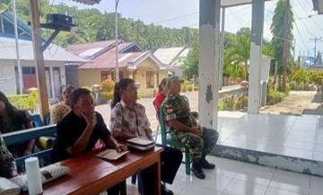 ​​Babinsa Pastikan Ibadah Minggu Marampit Berjalan Aman