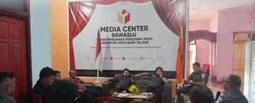 ​Bawaslu  Gelar Diskusi Publik Bahas Bahaya Politik Uang