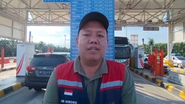 Pecah Ban, Minibus Terguling di Ruas Tol Kisaran