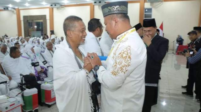 Wabup Asahan Lepas Jemaah Haji di Embarkasi Medan