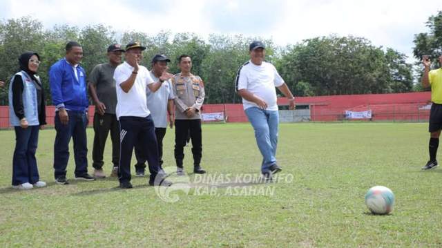 Bupati Asahan Buka Turnamen Sepak Bola HUT PAN