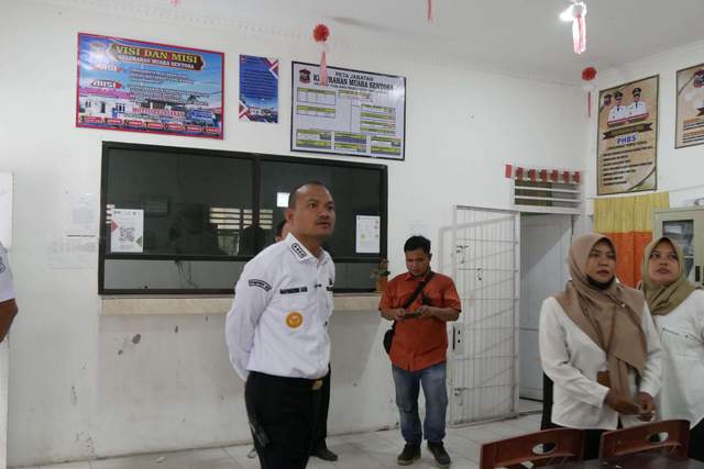 Wali Kota Tanjungbalai Sidak Kantor Lurah Muara Sentosa