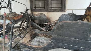 Betor Milik Adlin Dibakar Orang Tidak Dikenal