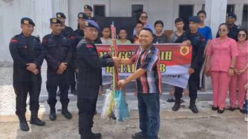 Panti Asuhan GBI Dapat Bantuan dari Brimob