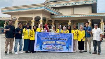 Universitas Asahan Berbagi Takjil kepada Masyarakat