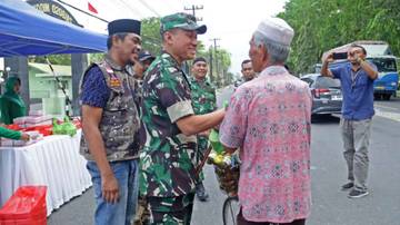 Kodim 0208 Asahan Kolaborasi dengan Mahasiswa Berbagi Takjil