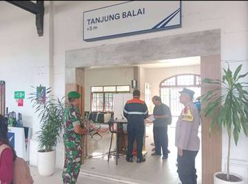 Polres Tanjungbalai Amankan Arus Mudik di Stasiun KA