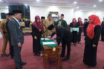 Wali Kota Tanjungbalai Lantik 12 Pejabat Baru
