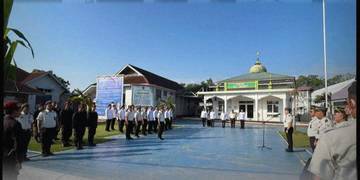 Kalapas Tanjungbalai Sematkan Tanda Kenaikan Pangkat Pegawai 