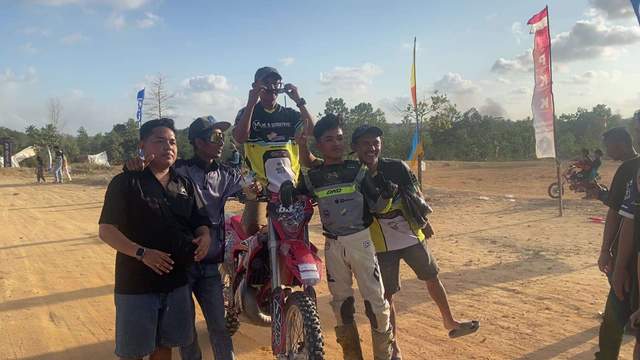 Pebalap Sumbar Menjuarai Kejurda Motorcross Prov Kepri