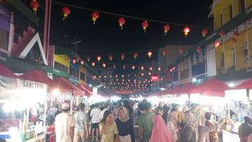 Pengunjung Bazar Imlek Tetap Ramai Jelang Hari Terakhir