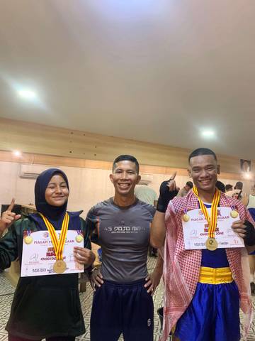 Fatiah Raih Gelar Queen Boxing MMA Kepri 2025