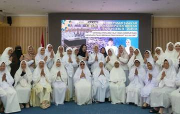 Jemaah Calon Haji Bintan Berangkat Menuju Batam