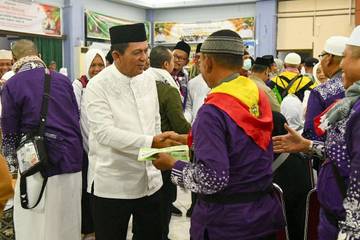 Gubernur Ansar Sambut Hangat Kepulangan Jamaah Haji 