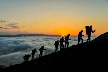 Manfaat Mendaki Gunung, Lebih dari Sekadar Petualangan Alam