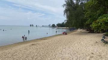 Pantai Dinda, Wisata Alam Terjangkau di Tanjung Uban
