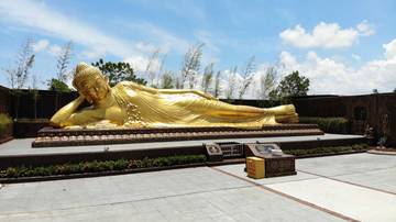 Vihara Dharma Shanti Destinasi Wisata Religi di Bintan