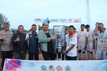 Roby Tutup Turnamen Sepak Bola Kelong Cup VI