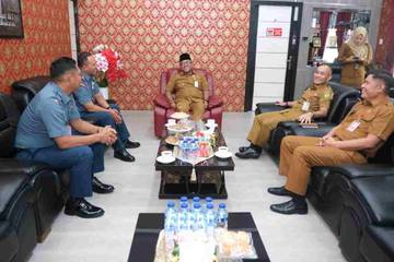 Danwing Udara I Sambangi Wali Kota Lis Darmansyah