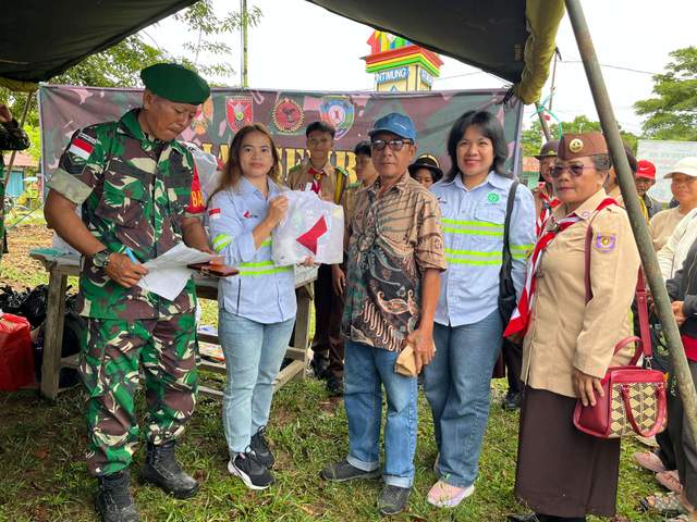 Penutupan TMMD ke-125, AMNK Serahkan Paket Sembako