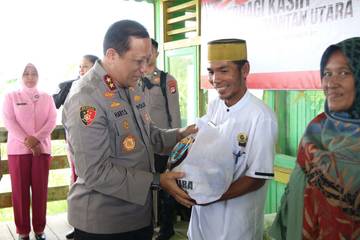 Kapolda dan Ketua Bhayangkari Kaltara Berbagi Kasih Bersama BEM